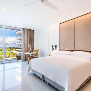 Preferred Club Junior Suite Ocean View King Bed